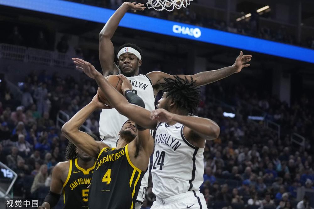 在了犯规上 在了犯规上