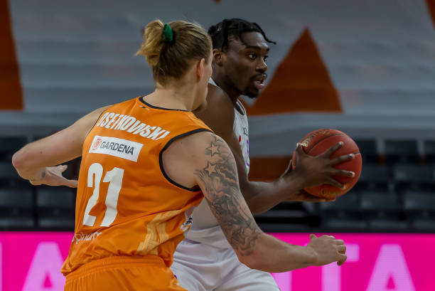 品受全球追 品受全球追